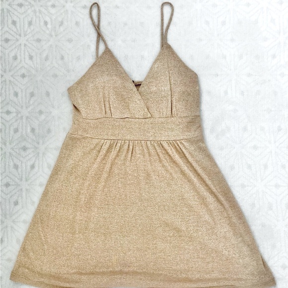 π*NWOT* Lucaya Clothing Co. Gold Sparkle Top - Womenβs Size Small π - Picture 2 of 9